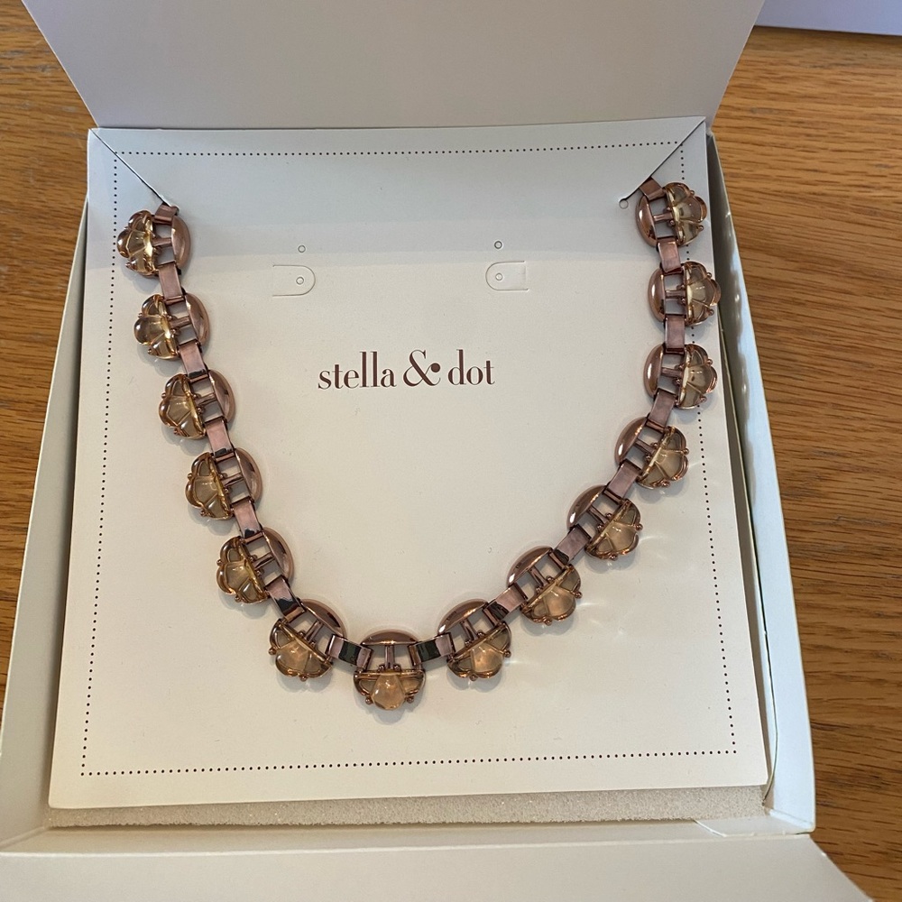 NWT - Stella&Dot Fleur Necklace